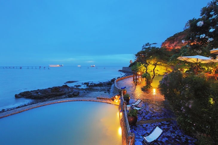Phát sốt với 3 hồ bơi tràn bờ siêu đẹp, siêu sang chảnh ở Việt Nam