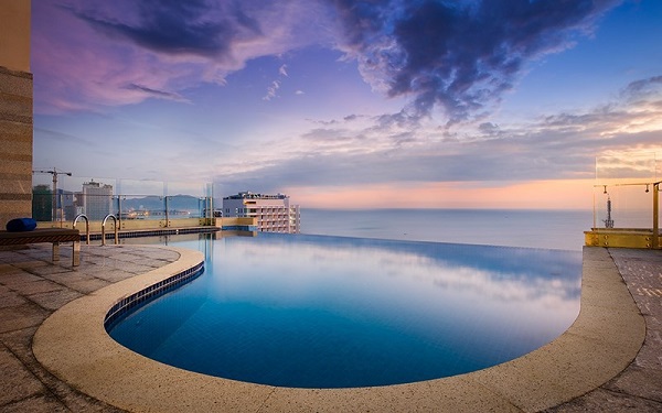 Hồ bơi vô cực cao nhất tại Nha Trang