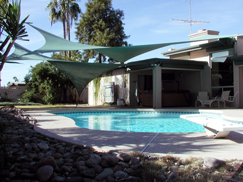 6 kiểu mái che loại bỏ ánh nắng gay gắt làm mát hồ bơi nhà bạn
